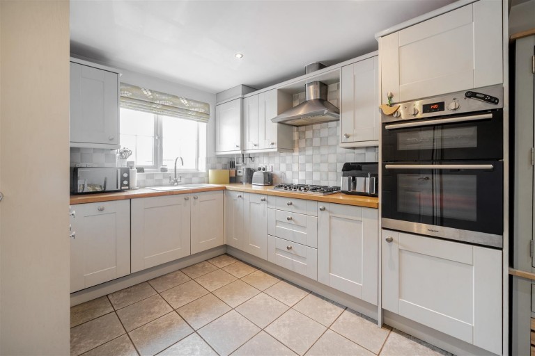 Images for The Old Woodyard, Silverstone, NN12