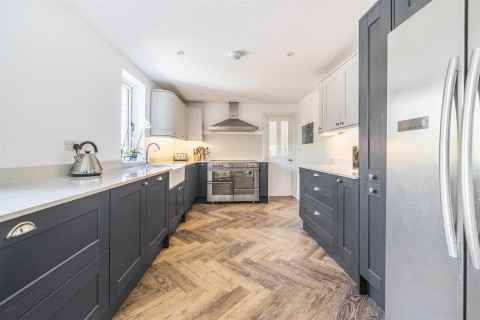 Click the photo for more details of Dunheved Road, Launceston
