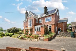 Images for Dunheved Road, Launceston