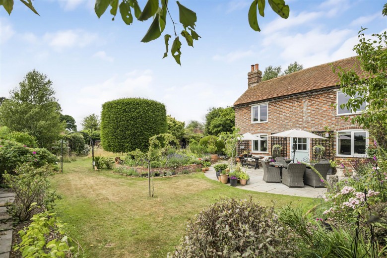 Click the photo for more details of Park Corner, Nettlebed, Henley-On-Thames