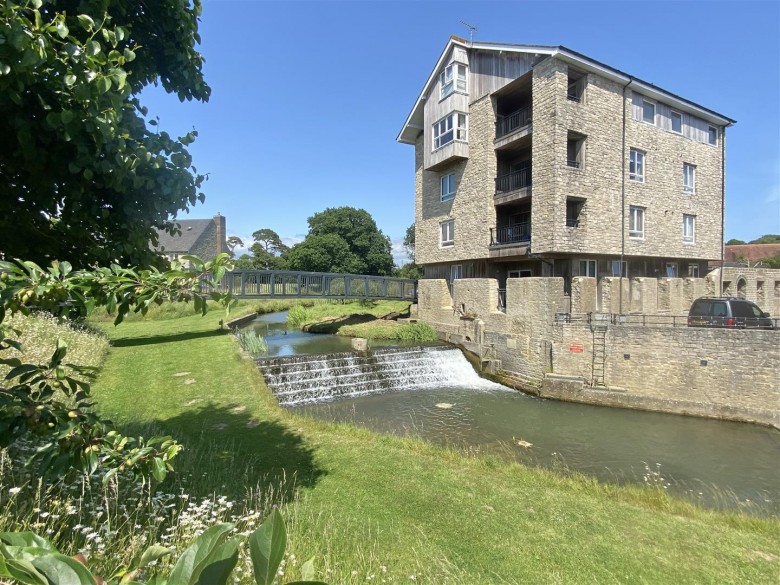 Click the photo for more details of Pymore Island, Pymore