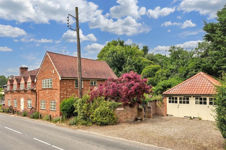 Click the photo for more details of Moor End, Great Sampford, Saffron Walden