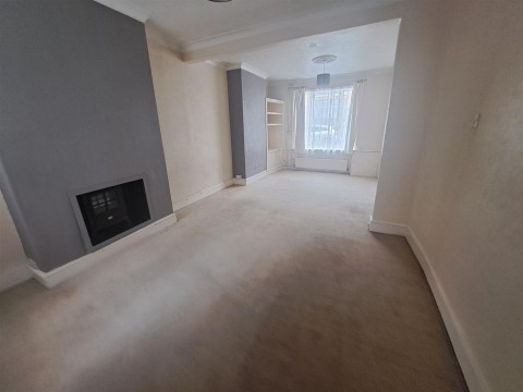 Click the photo for more details of Southampton Road, Far Cotton, Northampton, NN4