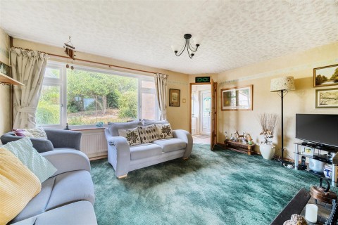 Click the photo for more details of Holyoake Drive, Heather, LE67