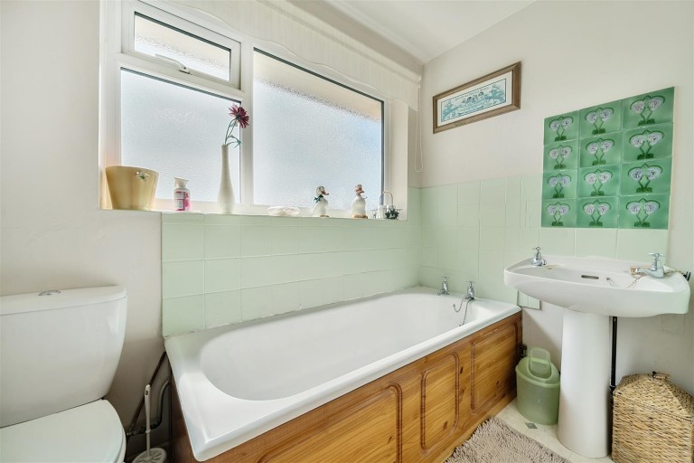 Images for Holyoake Drive, Heather, LE67