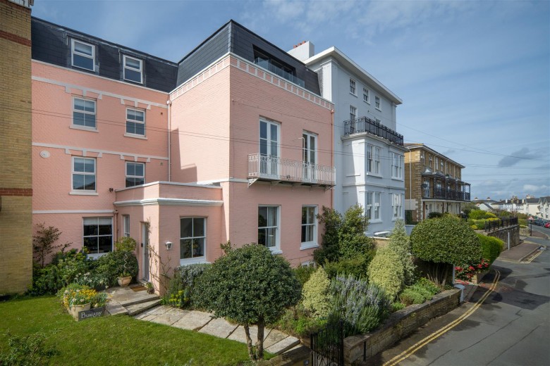 Click the photo for more details of Old Town, Cowes, Isle of Wight