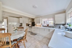 Images for Badbury, Swindon
