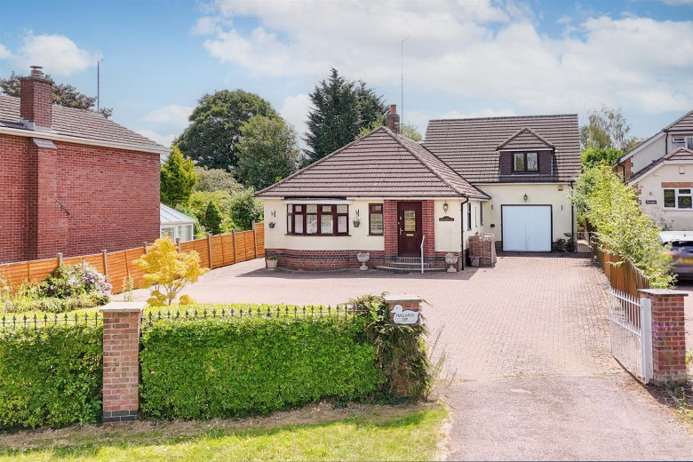 Click the photo for more details of Badby Road West, Daventry, NN11