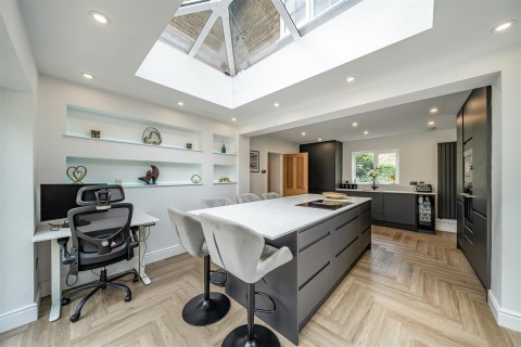 Click the photo for more details of Potterspury Lodge, Potterspury, NN12