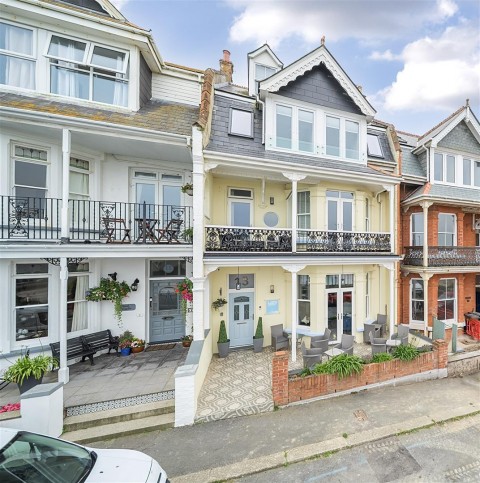 Click the photo for more details of 13 Island Crescent, Newquay
