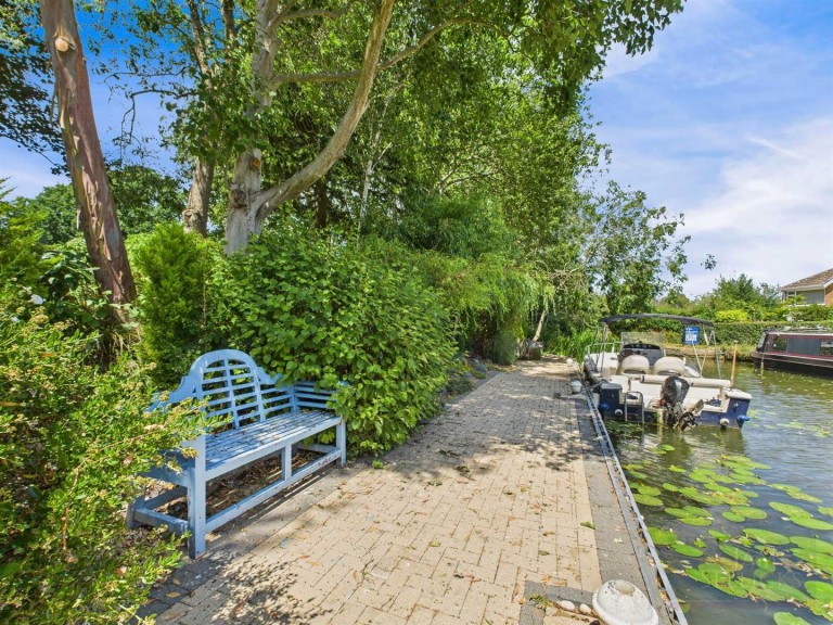 Images for The Woodlands, Market Harborough