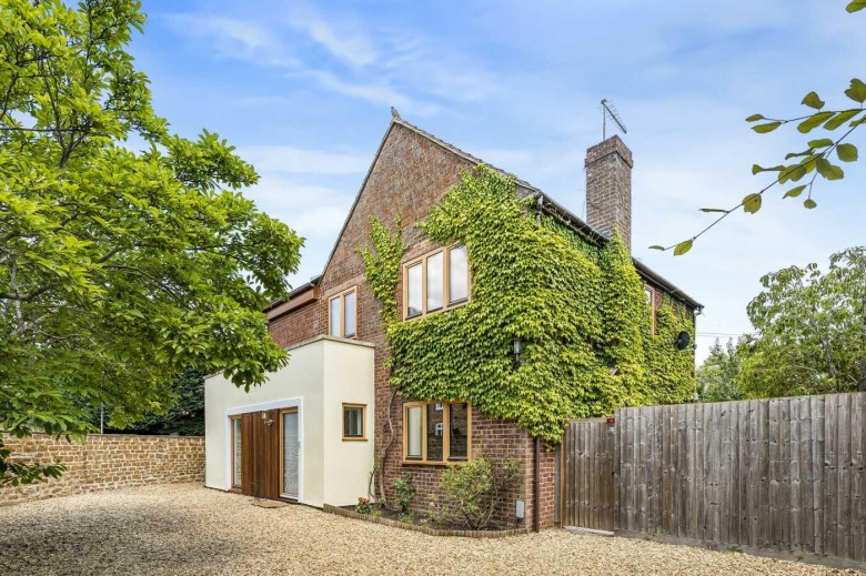 Click the photo for more details of Bliss Lane, Flore, Northampton, NN7