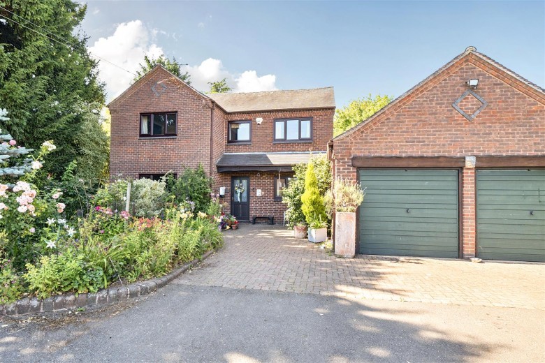 Click the photo for more details of Dag Lane, Lullington, DE12