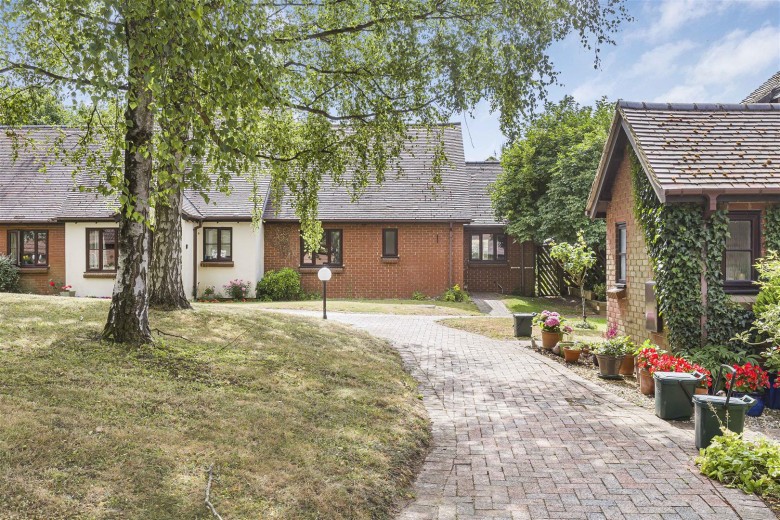 Click the photo for more details of Orchard Walk, Watlington