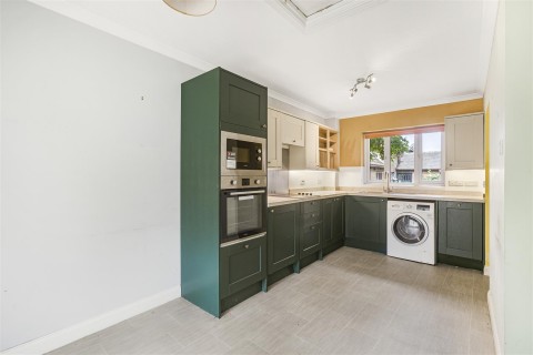 Click the photo for more details of Orchard Walk, Watlington
