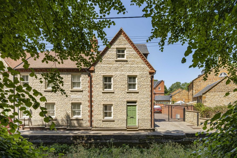 Click the photo for more details of Chantry Lane, Towcester, NN12