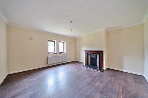 Click the photo for more details of Waterloo Road, Corfe Mullen, Wimborne