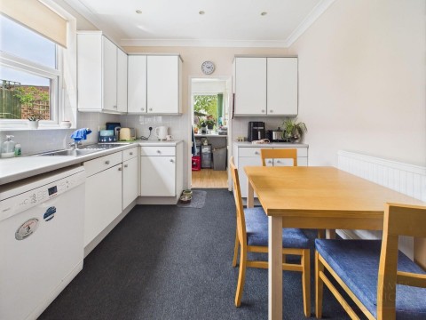 Click the photo for more details of South Knighton Road, South Knighton, Leicester