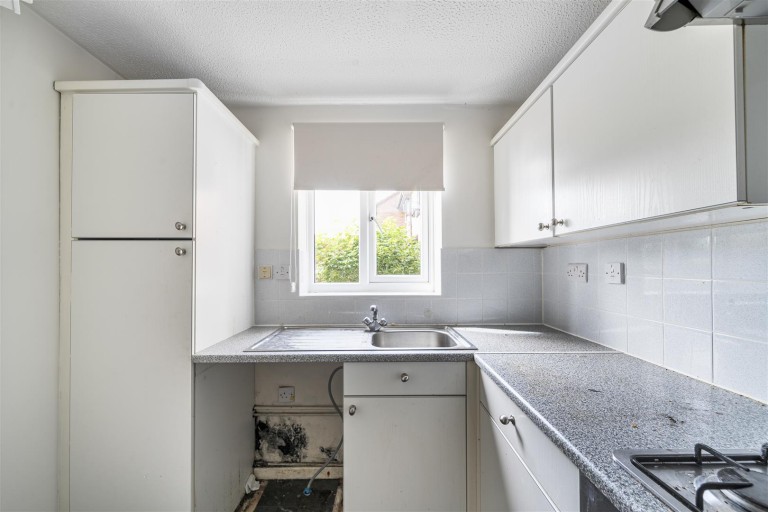 Images for Banksia Close, Tiverton