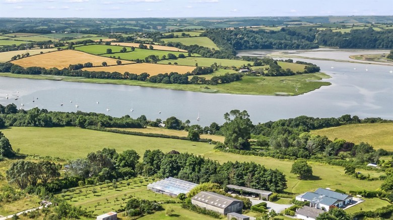 Click the photo for more details of Hewton, Weir Quay, West Devon