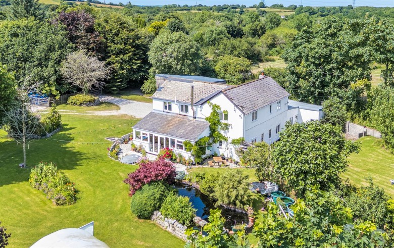 Click the photo for more details of Hallew, St Austell, Cornwall