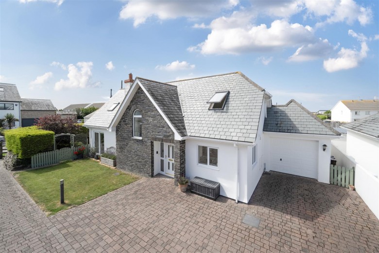 Click the photo for more details of Warwick Close, St. Merryn, Padstow