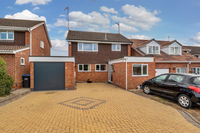 Click the photo for more details of Bow Fell, Rugby, CV21