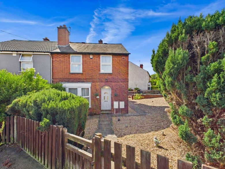 Click the photo for more details of Oakfield Road, Stoneygate, Leicester