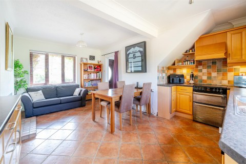Click the photo for more details of Kingsley Road, Silverstone, NN12