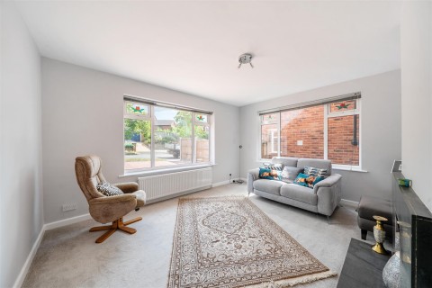 Click the photo for more details of Everest Road, Rugby