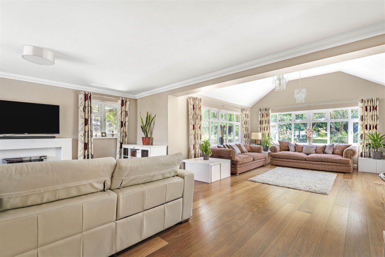 Images for Deans Row, Gayton, NN7