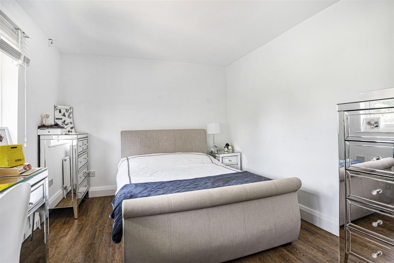 Images for Deans Row, Gayton, NN7