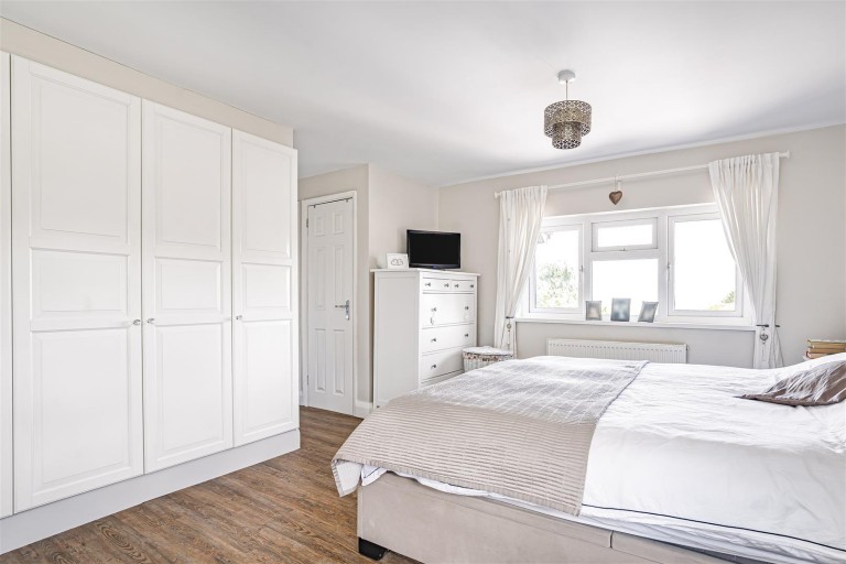 Images for Deans Row, Gayton, NN7