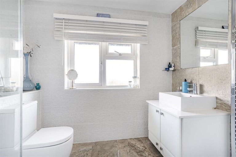 Images for Deans Row, Gayton, NN7