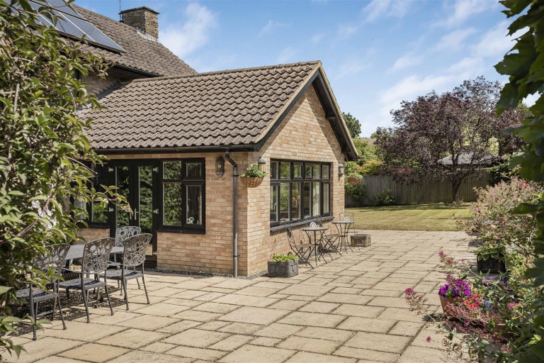 Images for Deans Row, Gayton, NN7