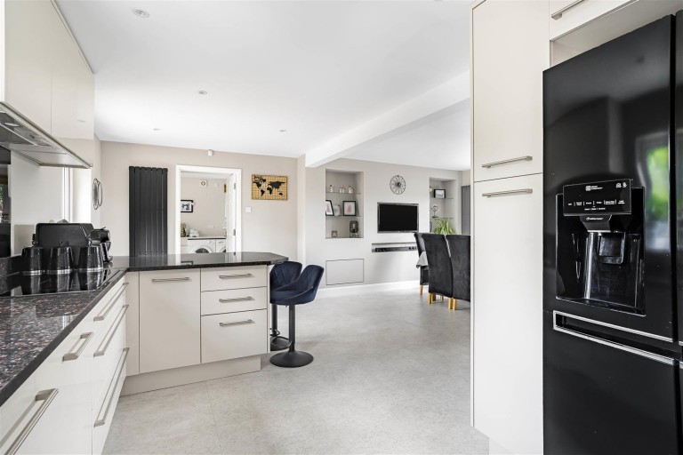 Images for Deans Row, Gayton, NN7