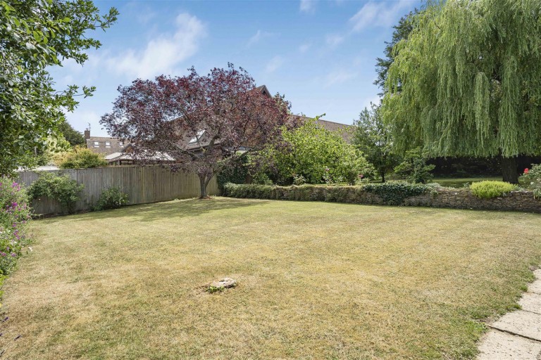 Images for Deans Row, Gayton, NN7