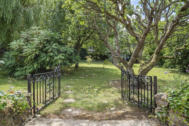 Images for Deans Row, Gayton, NN7