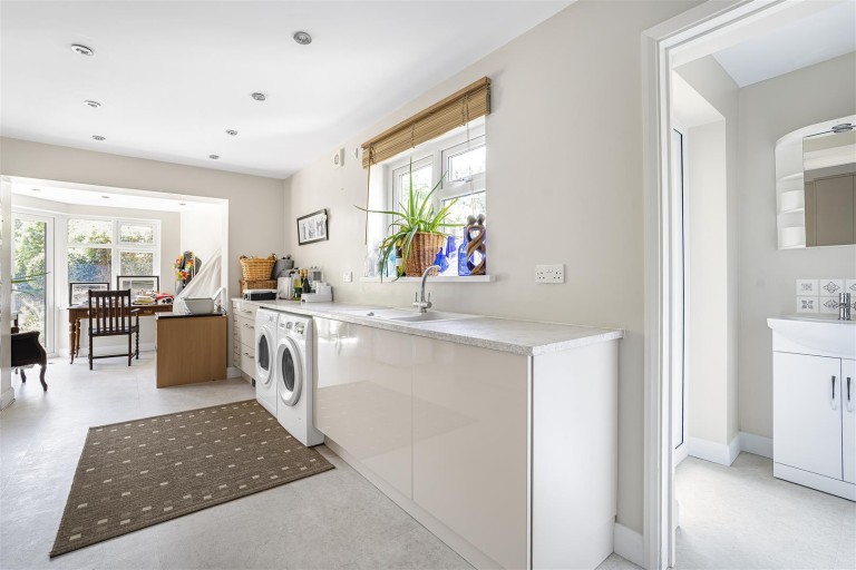 Images for Deans Row, Gayton, NN7