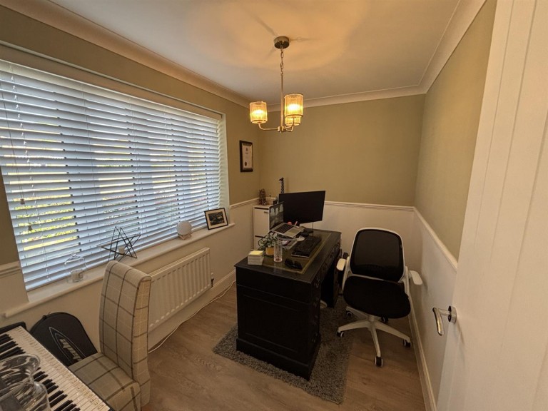 Images for Havill Crescent, Bloxham, Banbury
