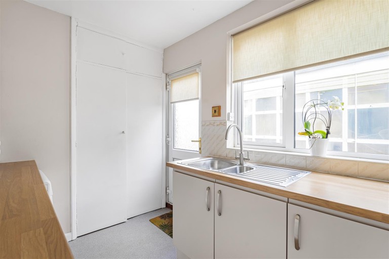 Images for Manor Road, Daventry, NN11