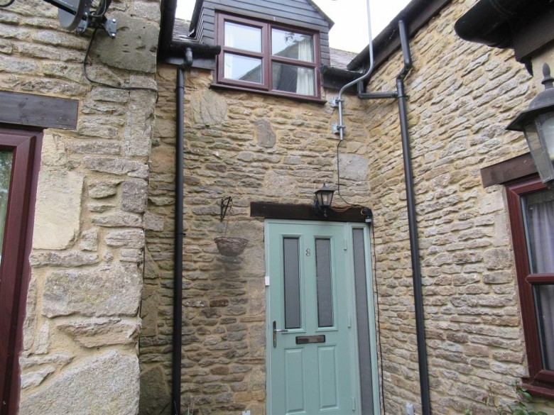 Click the photo for more details of School End, Aynho