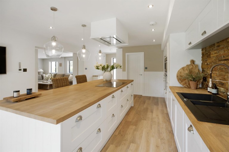Images for 2 Longmeadow, Clyst St. Mary, Exeter