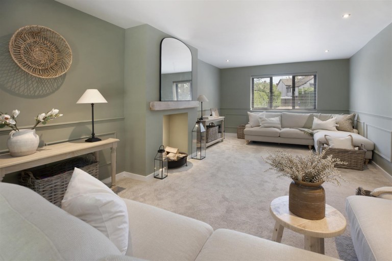 Images for 2 Longmeadow, Clyst St. Mary, Exeter