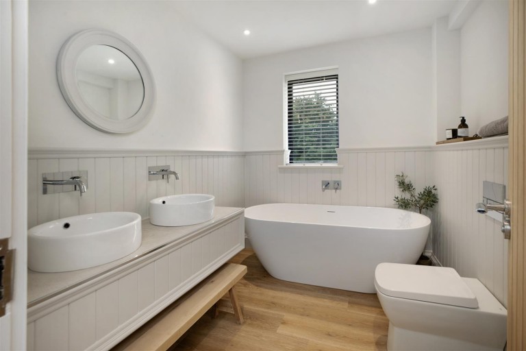 Images for 2 Longmeadow, Clyst St. Mary, Exeter
