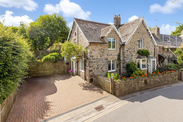Click the photo for more details of Ashprington, Totnes