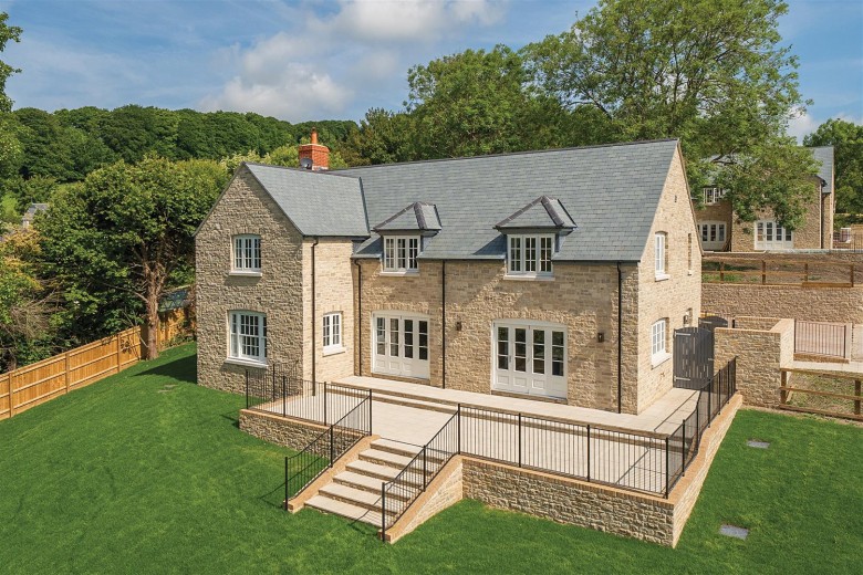 Click the photo for more details of Barges Close, Litton Cheney