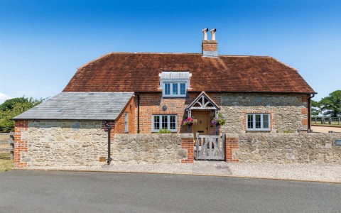 Click the photo for more details of Havenstreet, Isle of Wight