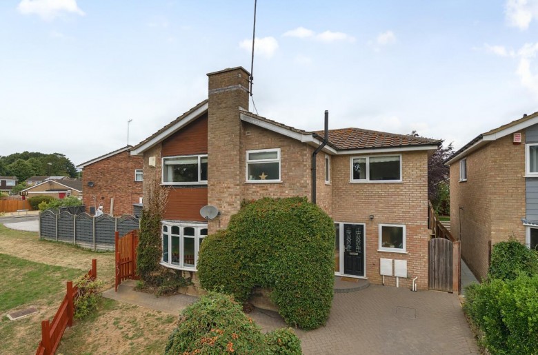 Click the photo for more details of Coniston Close, Daventry, NN11