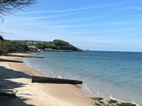 Click the photo for more details of Colwell Bay, Isle of Wight